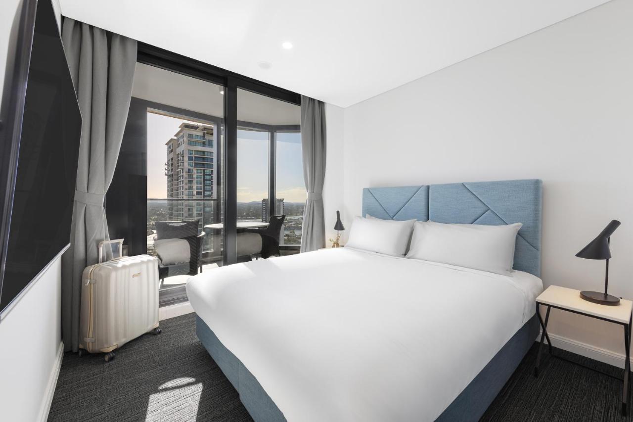 גולד קוסט Meriton Suites Surfers Paradise מראה חיצוני תמונה A room at the hotel