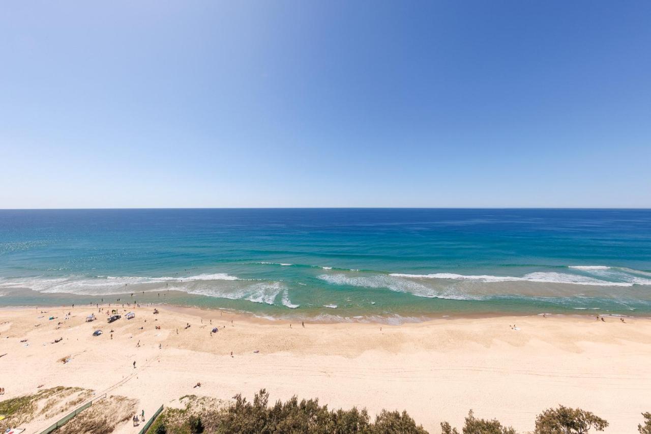 גולד קוסט Meriton Suites Surfers Paradise מראה חיצוני תמונה The beach at Cabo Mondego.