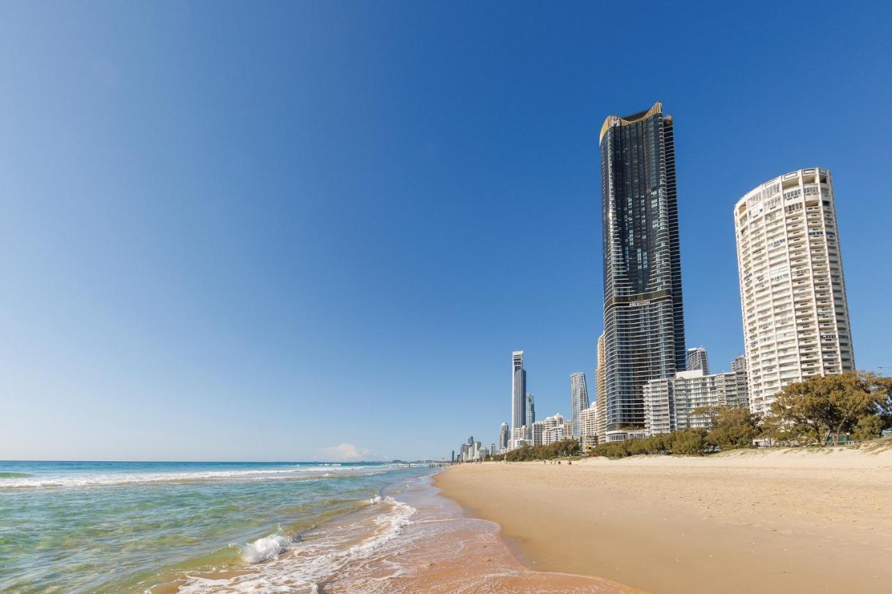 גולד קוסט Meriton Suites Surfers Paradise מראה חיצוני תמונה The Gold Coast skyline