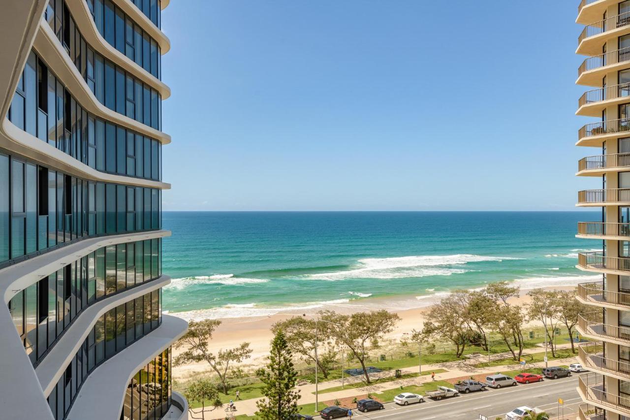 גולד קוסט Meriton Suites Surfers Paradise מראה חיצוני תמונה The beach at Broadbeach, 2015