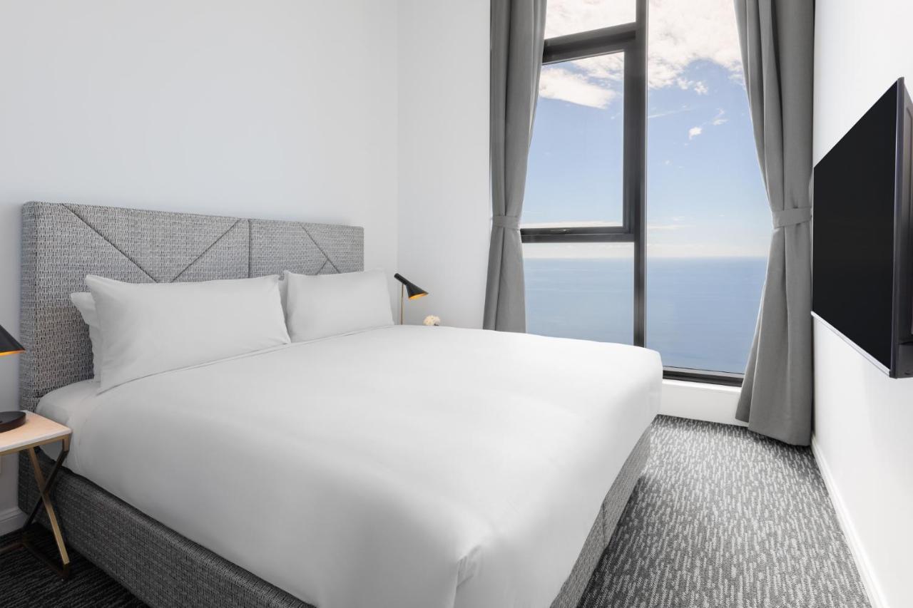 גולד קוסט Meriton Suites Surfers Paradise מראה חיצוני תמונה A bedroom at the hotel