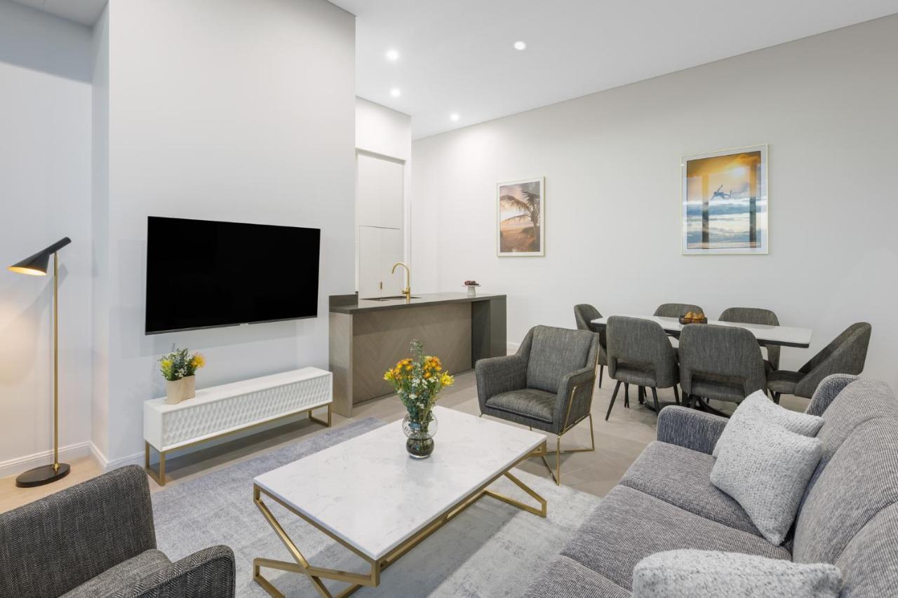 גולד קוסט Meriton Suites Surfers Paradise מראה חיצוני תמונה A living room in a modern apartment