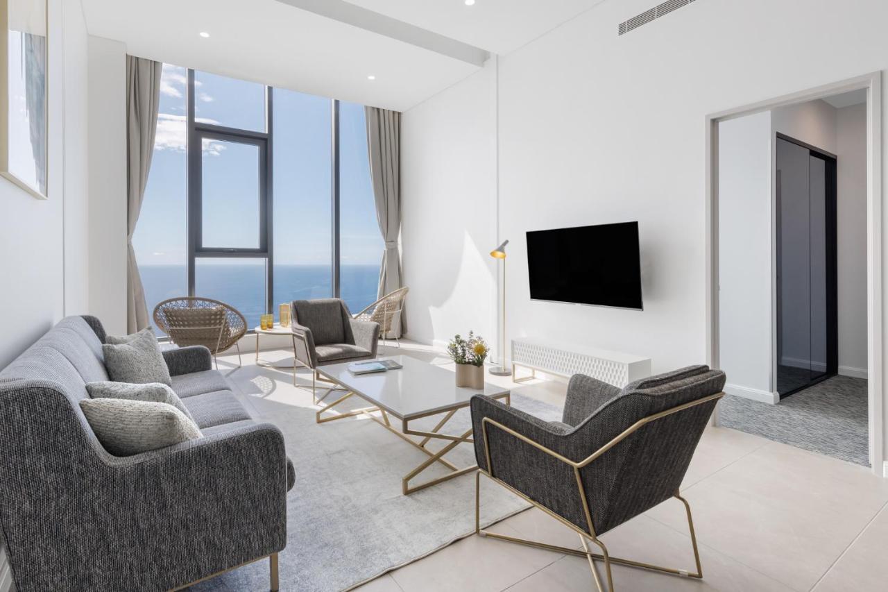 גולד קוסט Meriton Suites Surfers Paradise מראה חיצוני תמונה A living room in a modern apartment